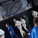 Занятия йогой, фитнесом в спортзале 187 BJJ Москва