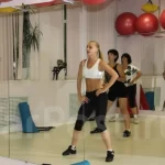 Занятия йогой, фитнесом в спортзале 777 Владивосток