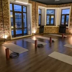 Занятия йогой, фитнесом в спортзале А. M. pilates studio Москва