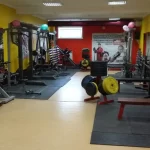 Занятия йогой, фитнесом в спортзале Academsport Gym Новосибирск