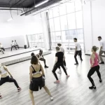Занятия йогой, фитнесом в спортзале Acrodance студия iDZ Ноябрьск