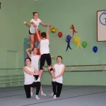 Занятия йогой, фитнесом в спортзале AcroFamily Акробатика для всей семьи Москва