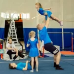 Занятия йогой, фитнесом в спортзале AcroFamily Акробатика для всей семьи Москва