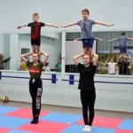 Занятия йогой, фитнесом в спортзале AcroFamily Акробатика для всей семьи Москва