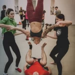 Занятия йогой, фитнесом в спортзале AcroFamily Москва