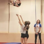 Занятия йогой, фитнесом в спортзале Acrosport Красноярск