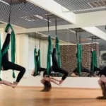 Занятия йогой, фитнесом в спортзале АэроЙога Челябинск
