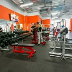 Занятия йогой, фитнесом в спортзале AGym Клин