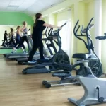 Занятия йогой, фитнесом в спортзале Академия автомобильного спорта Уфа