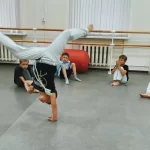 Занятия йогой, фитнесом в спортзале Академия Капоэйры Красноярск