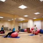 Занятия йогой, фитнесом в спортзале Академия Волгоград