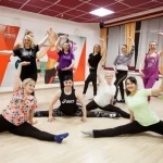 Занятия йогой, фитнесом в спортзале Акроденс Ялта