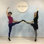 Занятия йогой, фитнесом в спортзале Alex Ballet Studio Боди балет Стретчинг Растяжка Москва