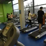 Занятия йогой, фитнесом в спортзале Alex Fitness Москва