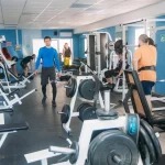 Занятия йогой, фитнесом в спортзале Альфа спорт Саратов