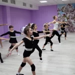 Занятия йогой, фитнесом в спортзале Altro Dance Ленинский-Школа современных танцев для детей Москва