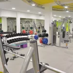 Занятия йогой, фитнесом в спортзале Ананас Москва