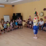 Занятия йогой, фитнесом в спортзале АНО ДО центр творческого развития детей и подростков Золотой ключик Москва