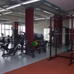 Занятия йогой, фитнесом в спортзале Arena Сургут