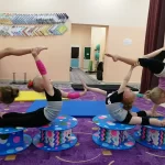 Занятия йогой, фитнесом в спортзале Арлекино-kids Барнаул