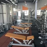 Занятия йогой, фитнесом в спортзале АрмСтронг Томск