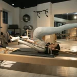 Занятия йогой, фитнесом в спортзале Art Of Pilates Москва