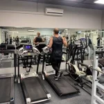 Занятия йогой, фитнесом в спортзале Athletic Hall Владивосток