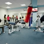 Занятия йогой, фитнесом в спортзале Athletic Hall Владивосток