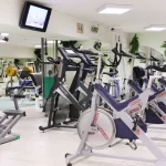 Занятия йогой, фитнесом в спортзале Атлант Спортивный клуб Клин