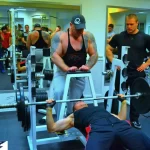 Занятия йогой, фитнесом в спортзале Атлет Краснодар