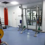 Занятия йогой, фитнесом в спортзале Атлет Сургут