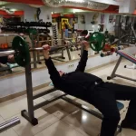 Занятия йогой, фитнесом в спортзале Атлет Владивосток