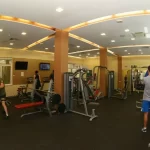 Занятия йогой, фитнесом в спортзале Balance club Сочи