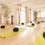 Занятия йогой, фитнесом в спортзале Balance yoga room Воронеж