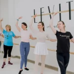 Занятия йогой, фитнесом в спортзале Балетная школа Levita Смоленск