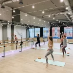 Занятия йогой, фитнесом в спортзале Barre One Москва