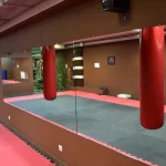 Занятия йогой, фитнесом в спортзале Берлога, файт-клуб Кемерово