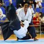 Занятия йогой, фитнесом в спортзале Best aikido Зеленоград