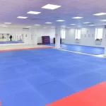 Занятия йогой, фитнесом в спортзале Бизнес Каратэ Москва