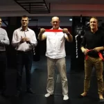 Занятия йогой, фитнесом в спортзале Black belt Владивосток