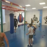 Занятия йогой, фитнесом в спортзале Боец Тюмень