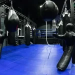 Занятия йогой, фитнесом в спортзале Бойцовский клуб Клинч Москва