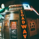 Занятия йогой, фитнесом в спортзале Broadway Оренбург