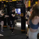 Занятия йогой, фитнесом в спортзале Brooklyn Fitboxing Москва