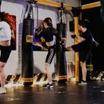 Занятия йогой, фитнесом в спортзале Brooklyn Fitboxing Москва