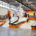 Занятия йогой, фитнесом в спортзале Bro-school скейтборд Москва
