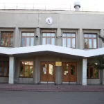 Занятия йогой, фитнесом в спортзале БУК Омский дом дружбы Омск