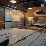 Занятия йогой, фитнесом в спортзале California Boxing Club Москва