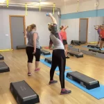 Занятия йогой, фитнесом в спортзале Carrot Fitness для девушек Москва