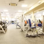 Занятия йогой, фитнесом в спортзале Чайка Москва